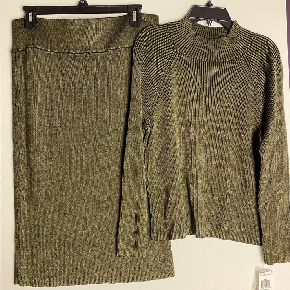 Bar III knit sweat top and skirt